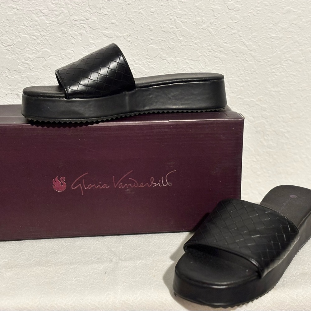 Gloria Vanderbilt Black Women's Slide Sandals